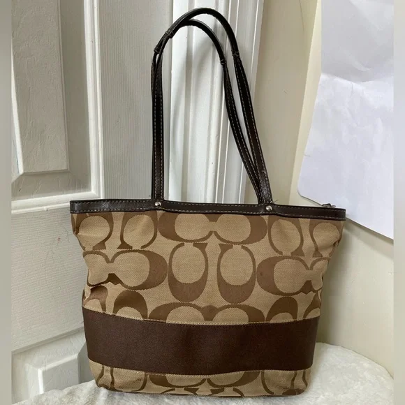 Coach tote bag GUC - Picture 3 of 11